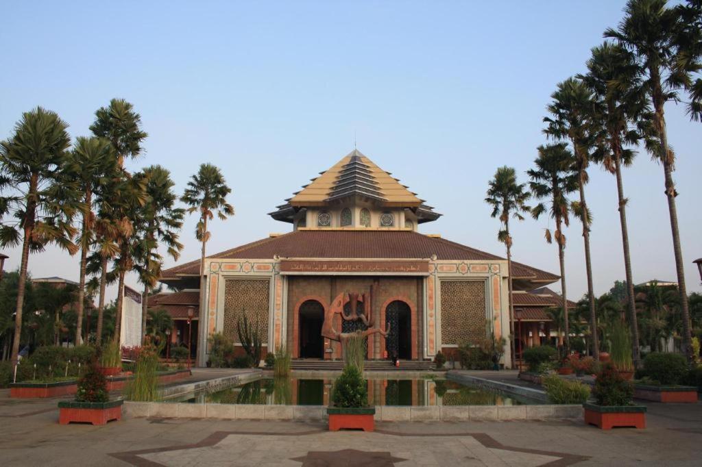 Masri Living By Daphna International Hotel Yogyakarta Exterior photo
