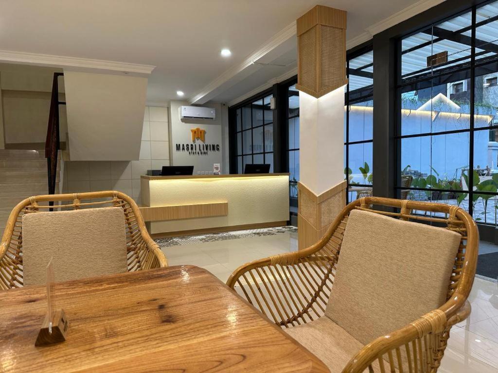 Masri Living By Daphna International Hotel Yogyakarta Exterior photo